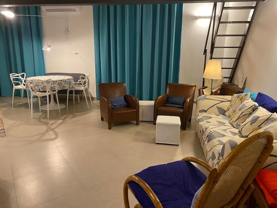 Open Space City Center Con Terrazzo E Due Bagni Appartement